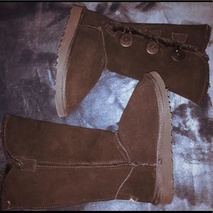 Size 7 Black Uggs New!!